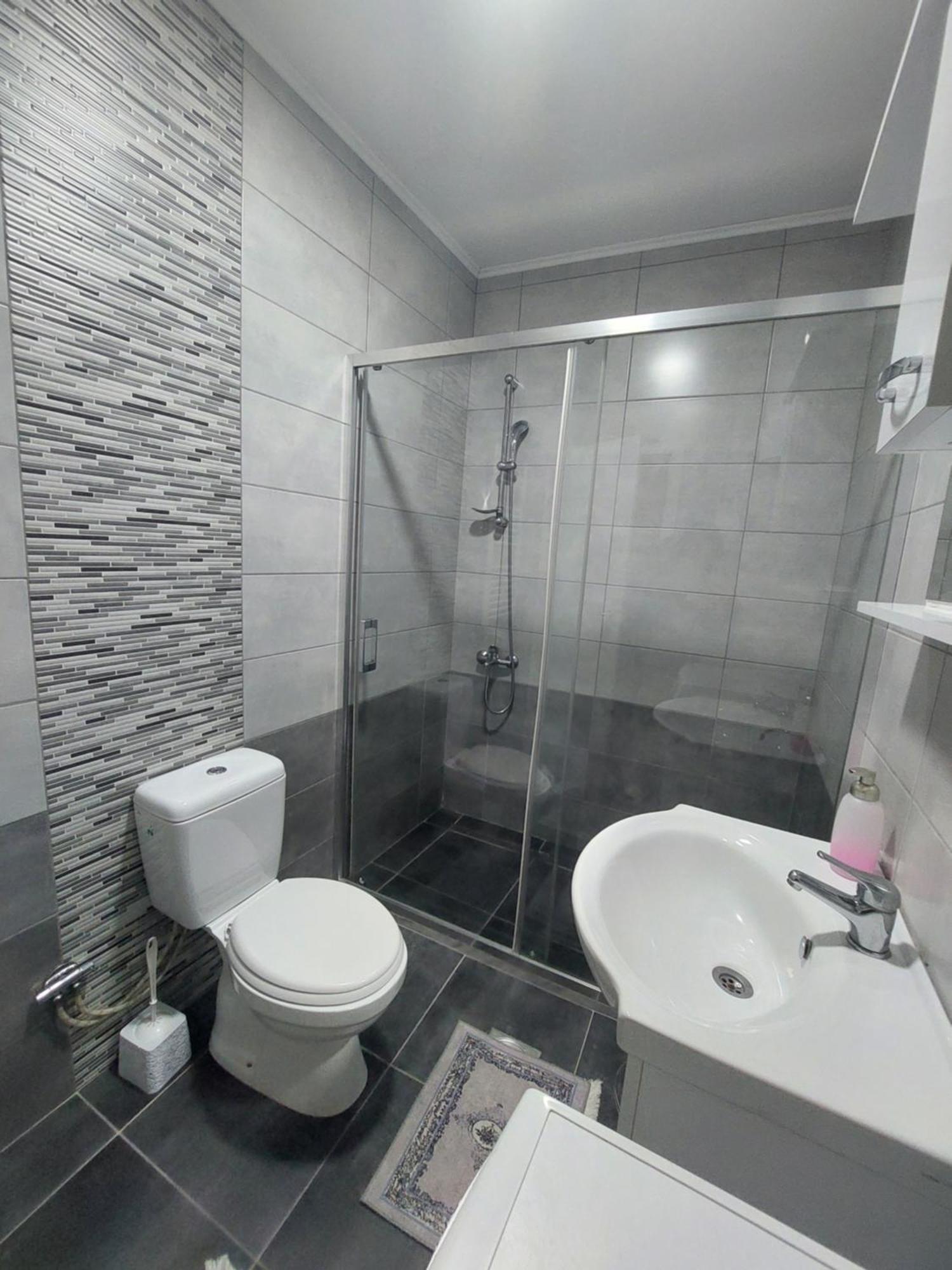 Private Apartments Prishtina プリシュティナ エクステリア 写真