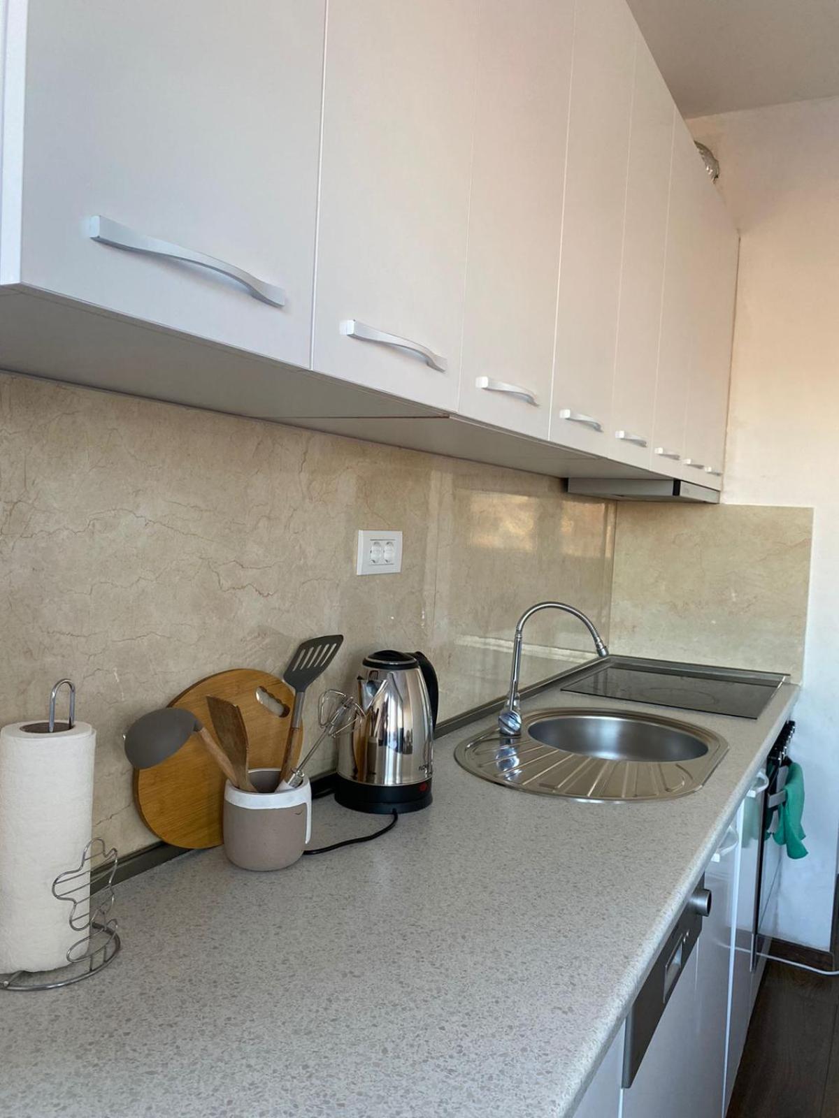 Private Apartments Prishtina プリシュティナ エクステリア 写真