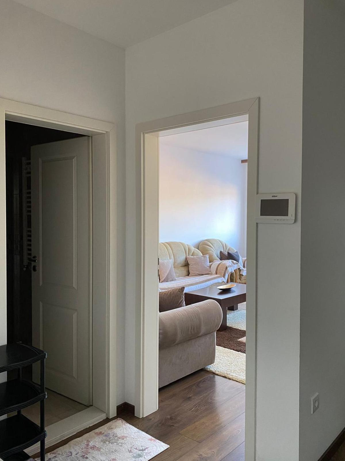 Private Apartments Prishtina プリシュティナ エクステリア 写真