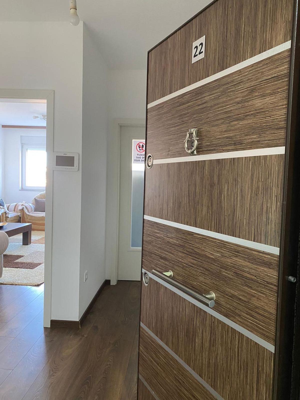 Private Apartments Prishtina プリシュティナ エクステリア 写真