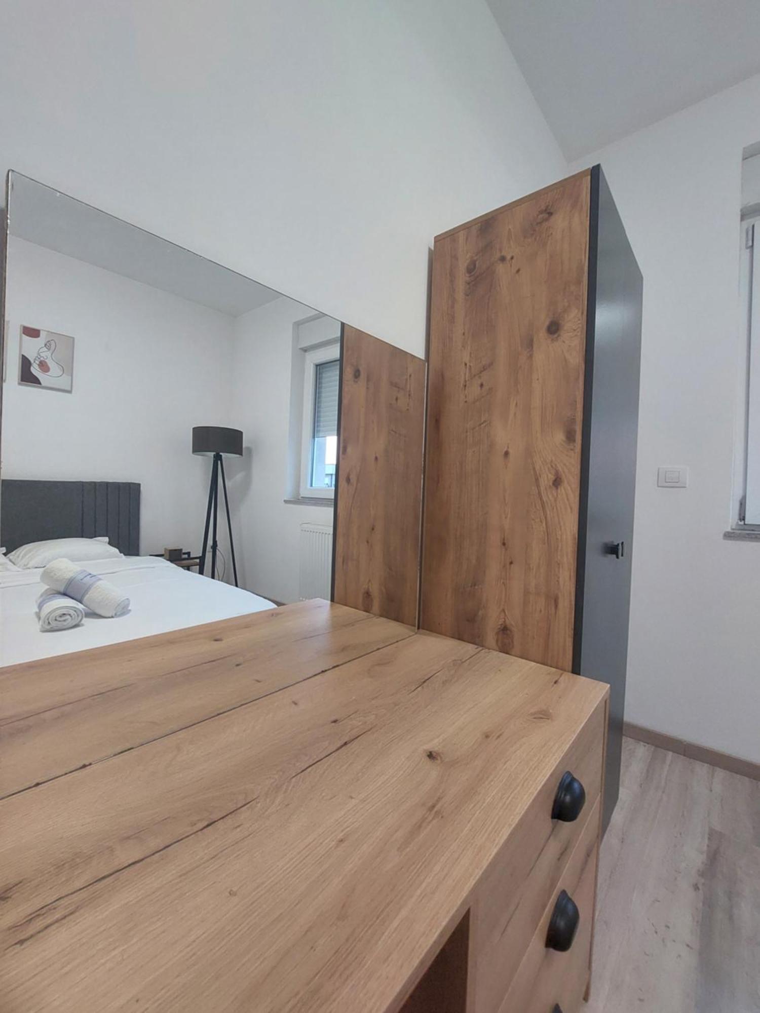 Private Apartments Prishtina プリシュティナ エクステリア 写真
